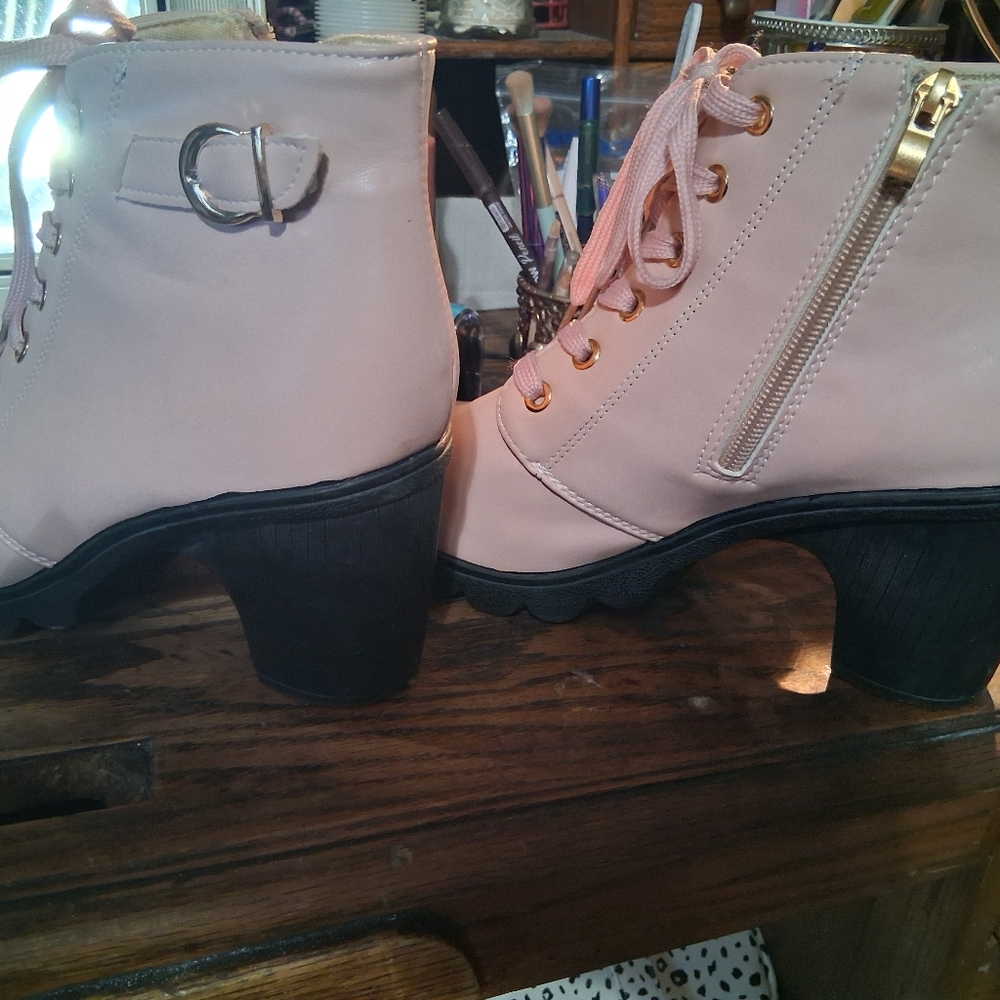 Women’s Zip Up Cone Heel Ankle Boots - Pink